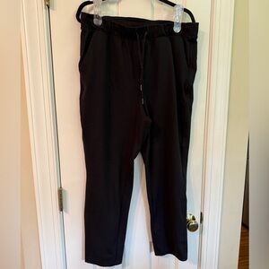 Womens’ Old Navy Active Hise Rise Slim Taper Go-Dry Joggers - Size Large
